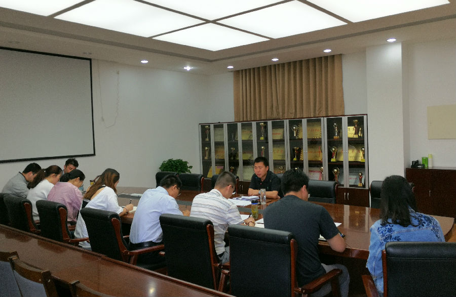 土木学院师生积极参与CUFA啦啦队组织服务工作.jpg 土木学院师生积极参与CUFA啦啦队组织服务工作.jpg